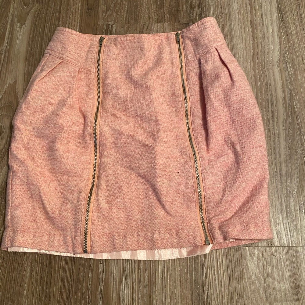 Pink mini-skirt with pockets